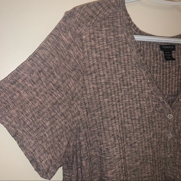Torrid SnapFront Blush Grey Ribbed Knit Henley Tee - Picture 7 of 11